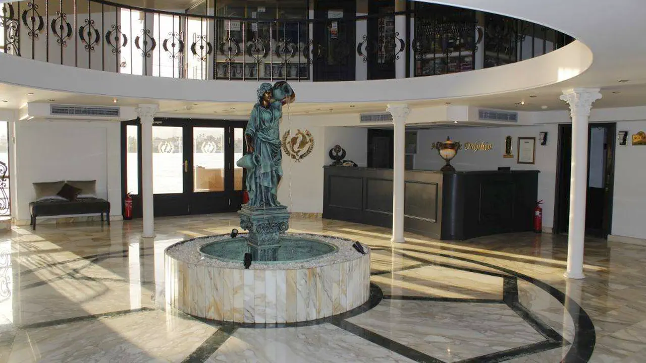 رحلة الباخرة نايل دولفين